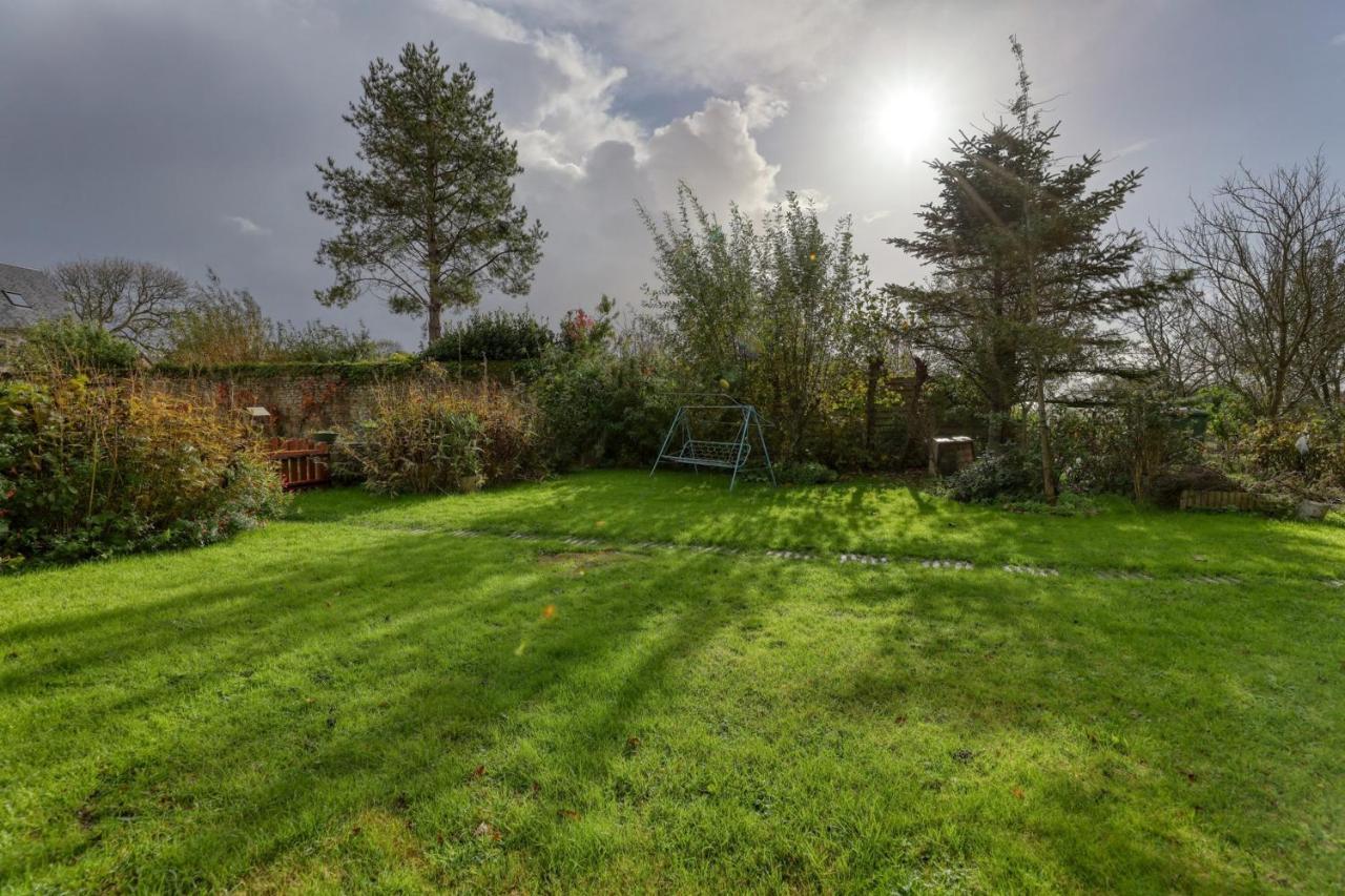 Maison Spacieuse Avec Jardin Pres De Le Bouffay Commes Exterior photo